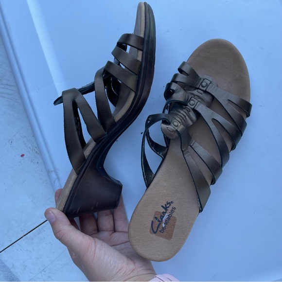 Clarks Bendables Bronze Metallic  Leather 9M Heel Slip On Sandal Shoe Mule - Picture 7 of 9